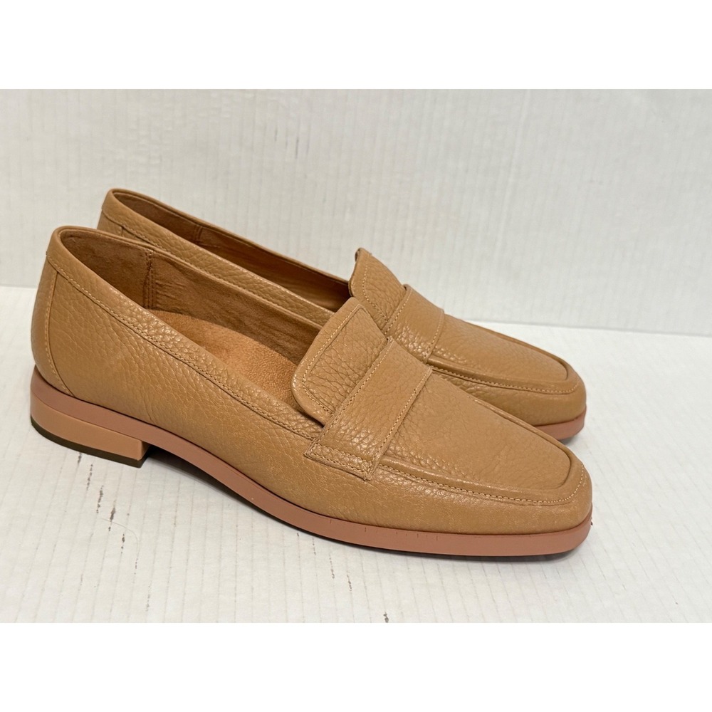 Vionic Sellah Loafer slip on tan pebbled leather size 8 worn once excellent